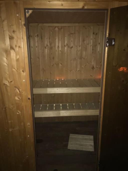 Mobil-Home Dans Un Beau Cadre A 15 Km Des Plages. Lunel  Zewnętrze zdjęcie