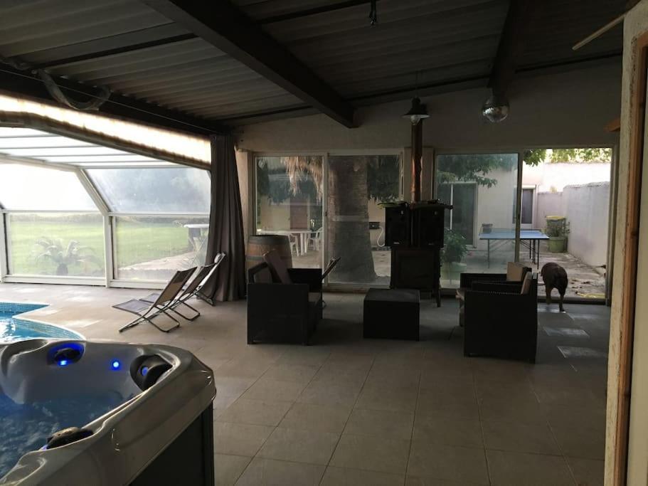 Mobil-Home Dans Un Beau Cadre A 15 Km Des Plages. Lunel  Zewnętrze zdjęcie